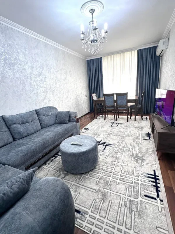 Kirayə verilir 2 otaqlı mənzil 55 m²