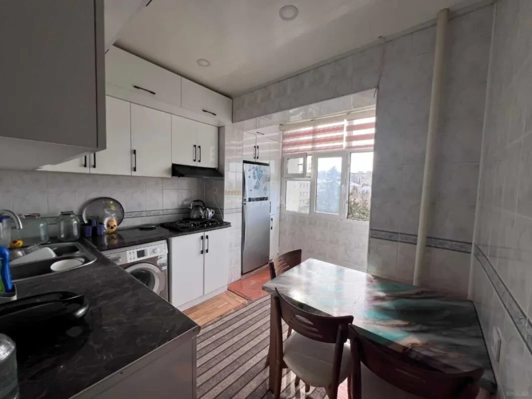 Kirayə verilir 4 otaqlı mənzil 115 m²