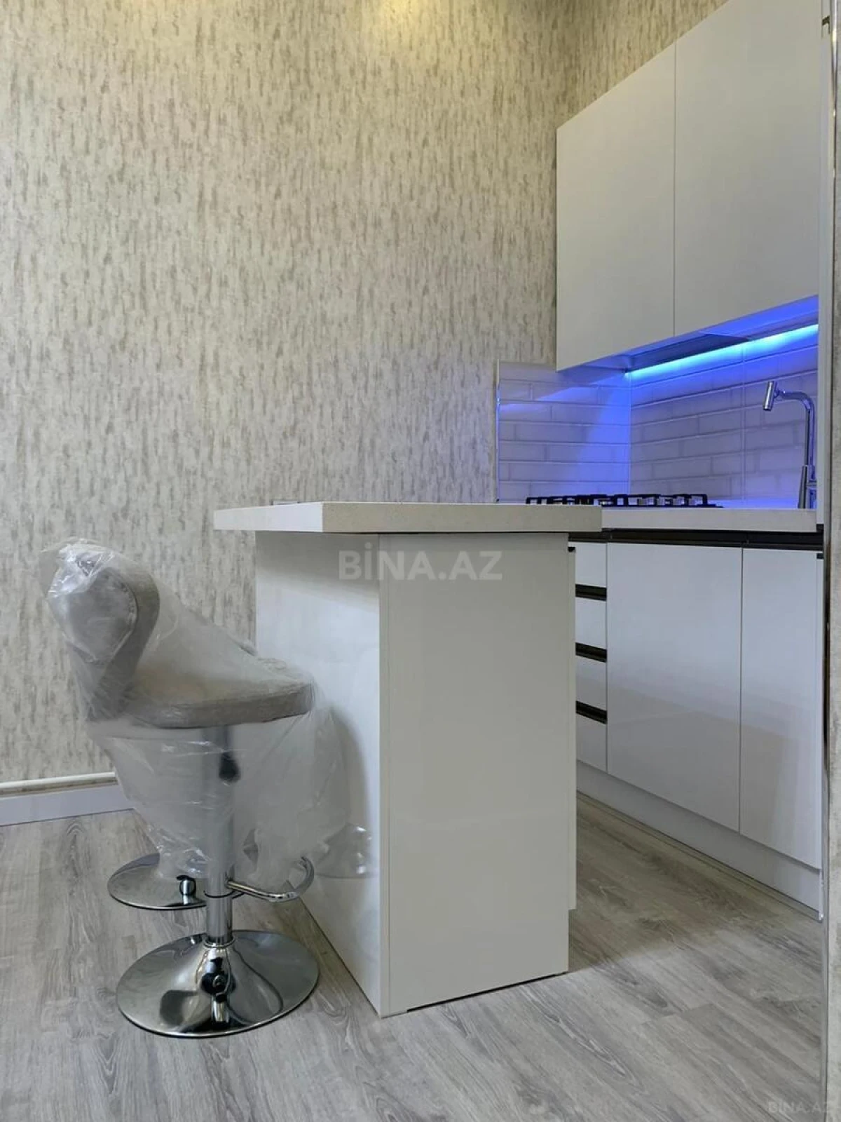 Kirayə verilir 2 otaqlı mənzil 75 m²
