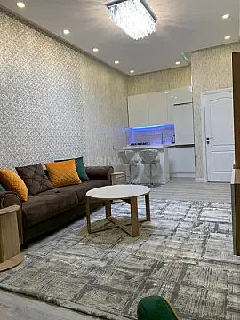 Kirayə verilir 2 otaqlı mənzil 75 m²