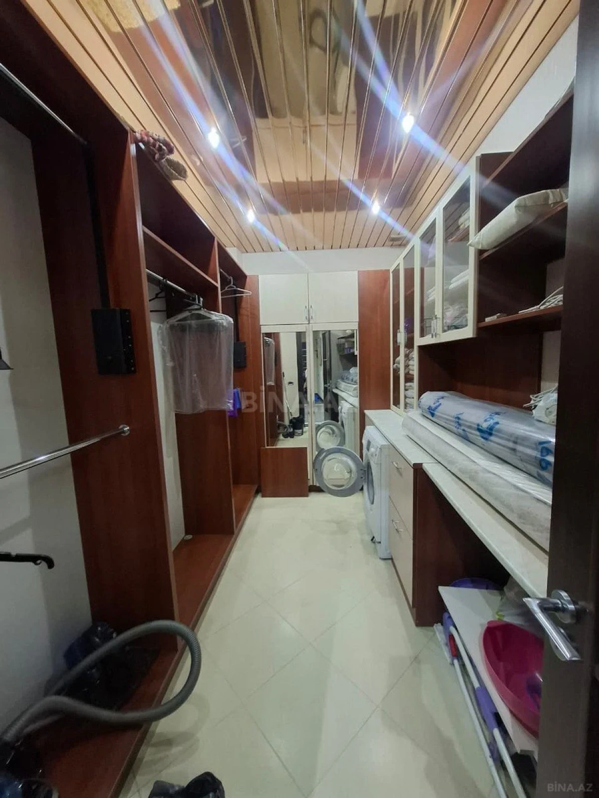 Kirayə verilir 3 otaqlı mənzil 172 m²