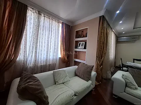 Kirayə verilir 3 otaqlı mənzil 172 m²
