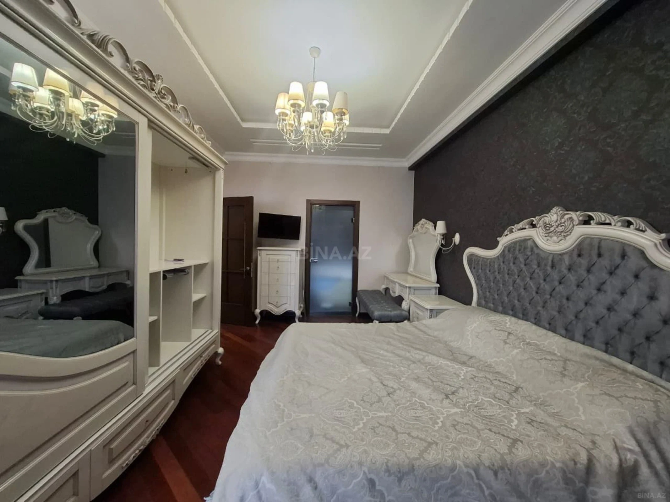 Kirayə verilir 3 otaqlı mənzil 172 m²