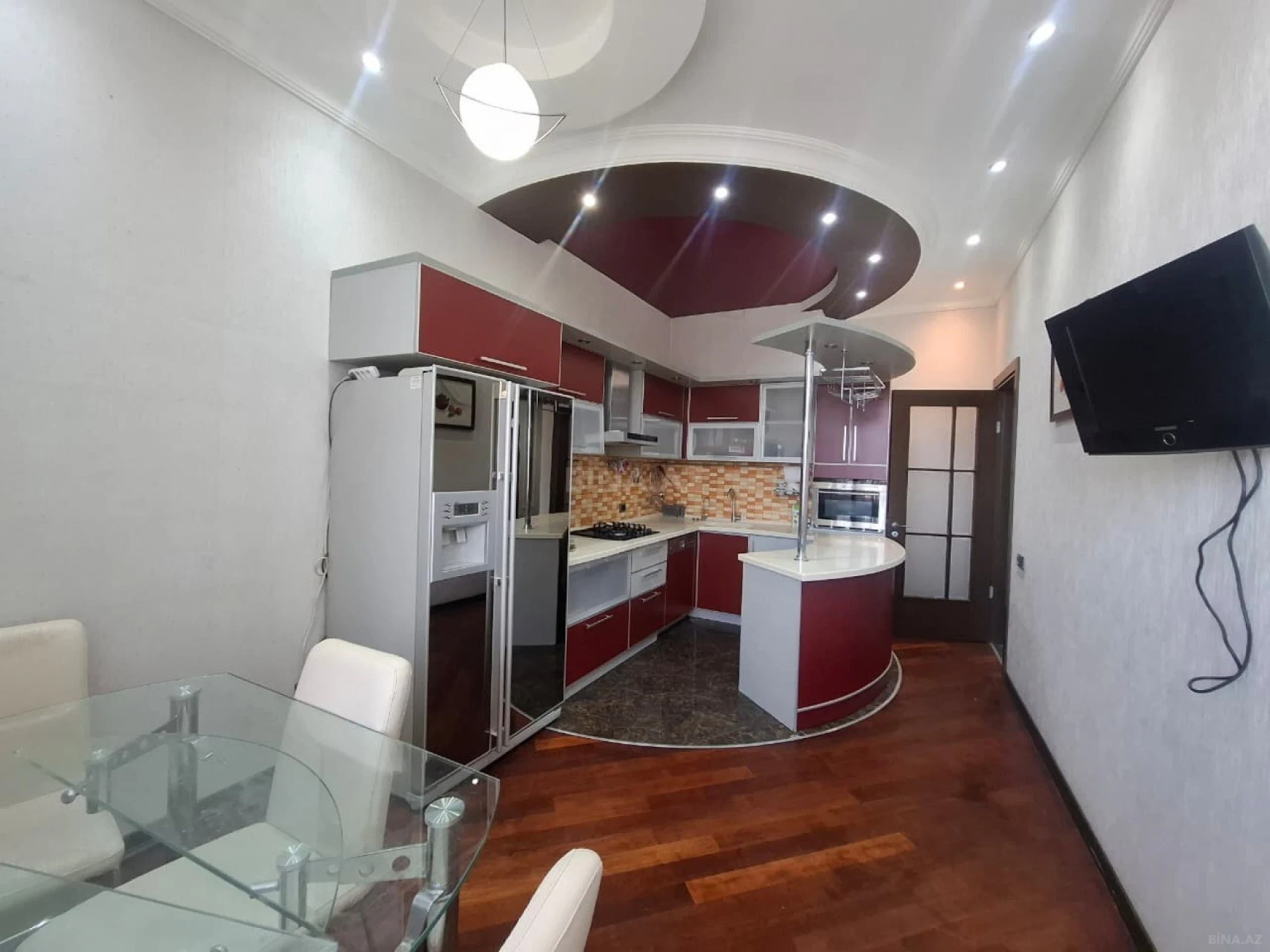 Kirayə verilir 3 otaqlı mənzil 172 m²