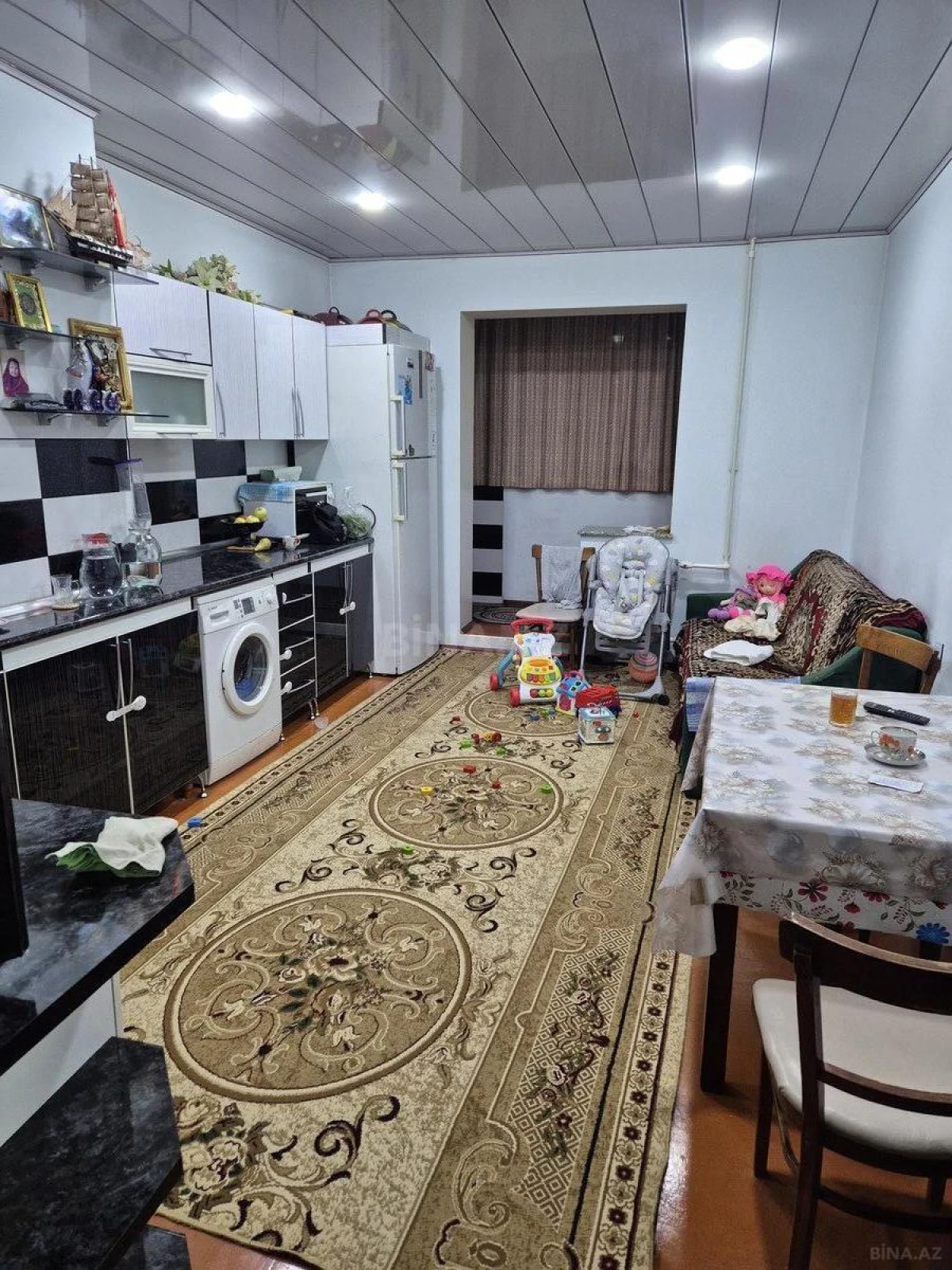 Satılır 4 otaqlı mənzil 104 m²