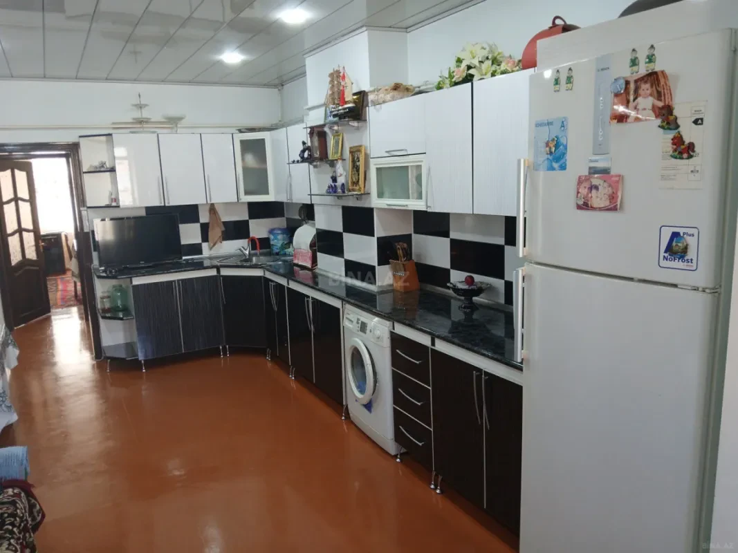 Satılır 4 otaqlı mənzil 104 m²