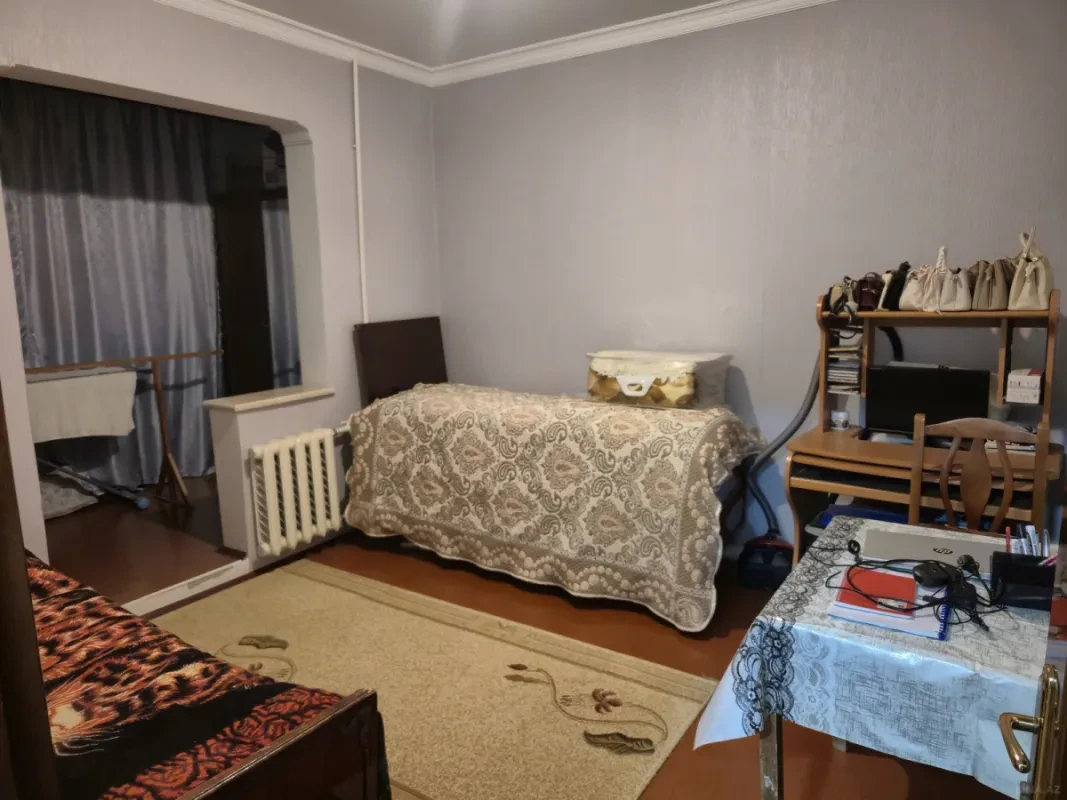 Satılır 4 otaqlı mənzil 104 m²