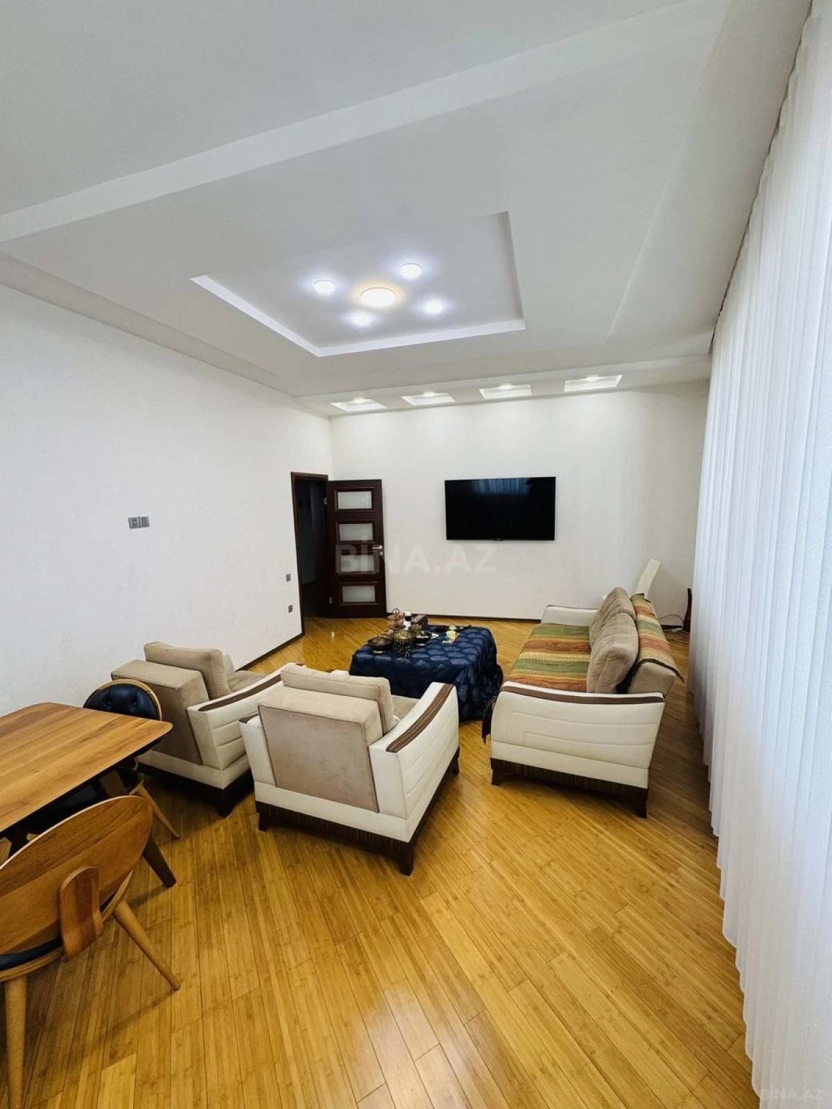 Satılır 4 otaqlı mənzil 170 m²