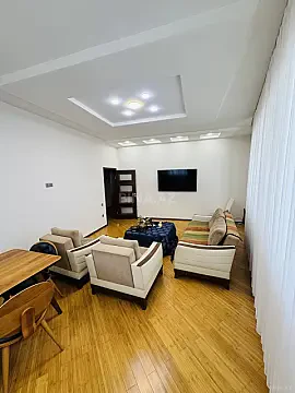 Satılır 4 otaqlı mənzil 170 m²