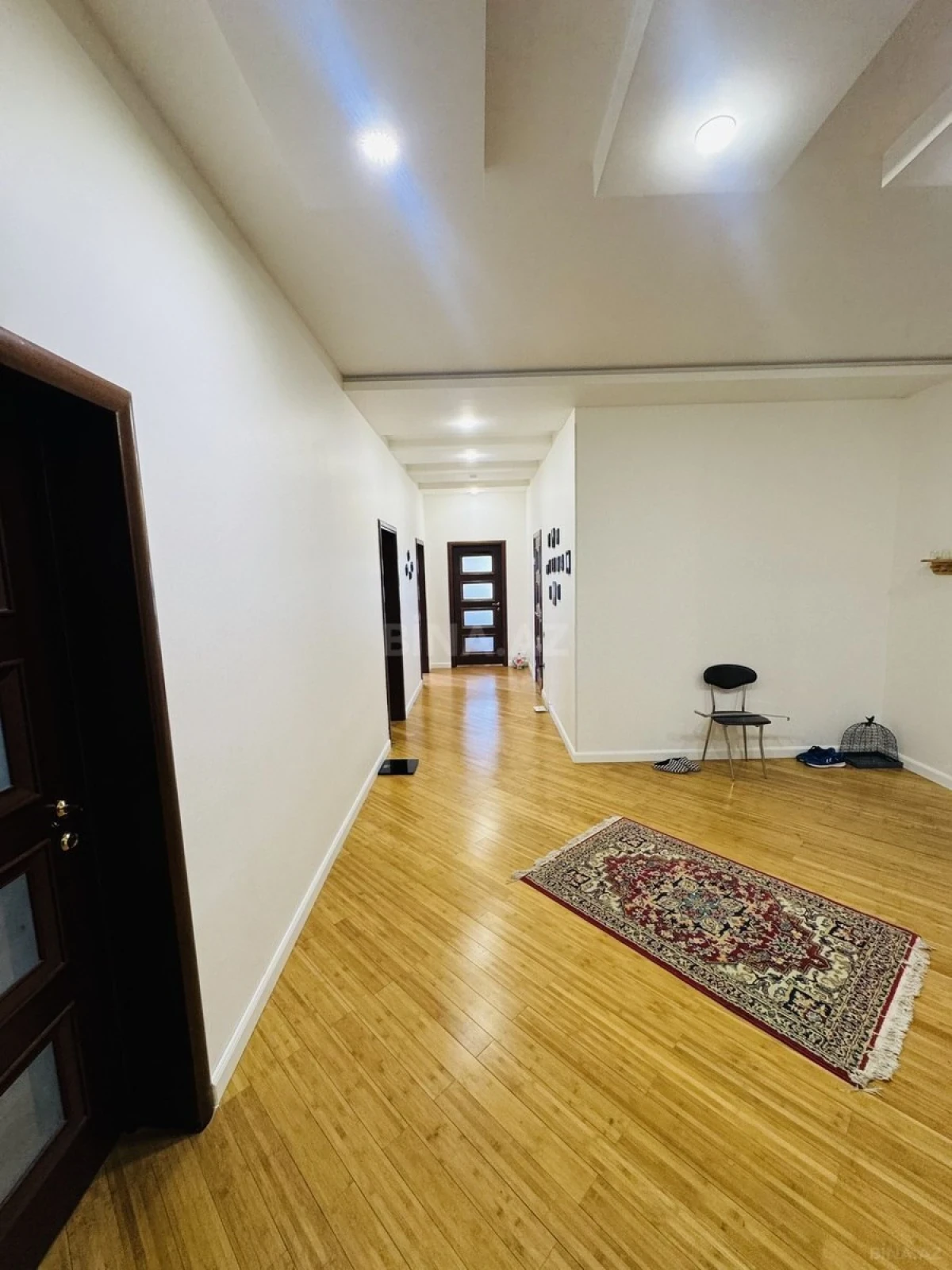 Satılır 4 otaqlı mənzil 170 m²
