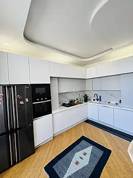 Satılır 4 otaqlı mənzil 170 m²