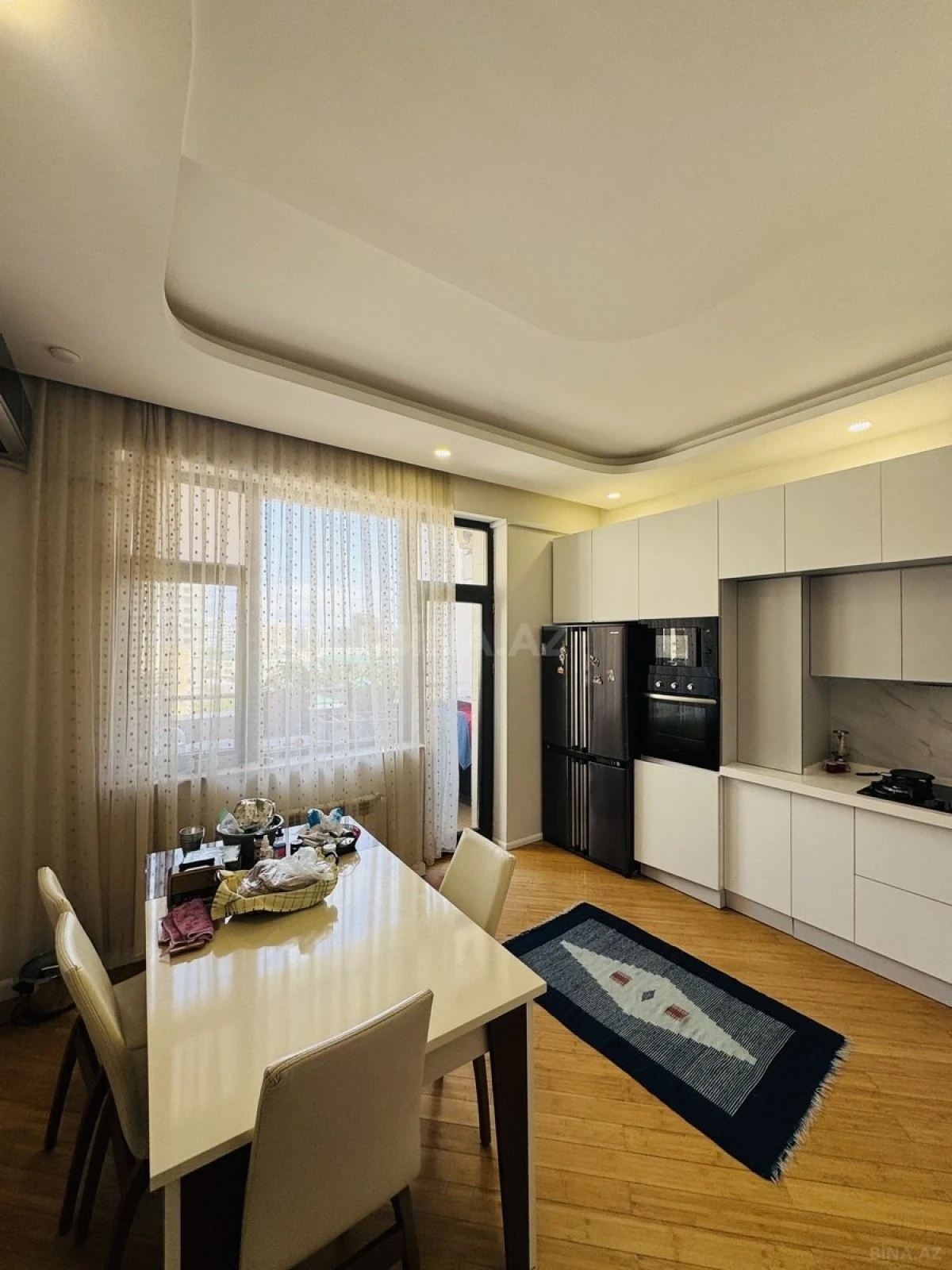 Satılır 4 otaqlı mənzil 170 m²