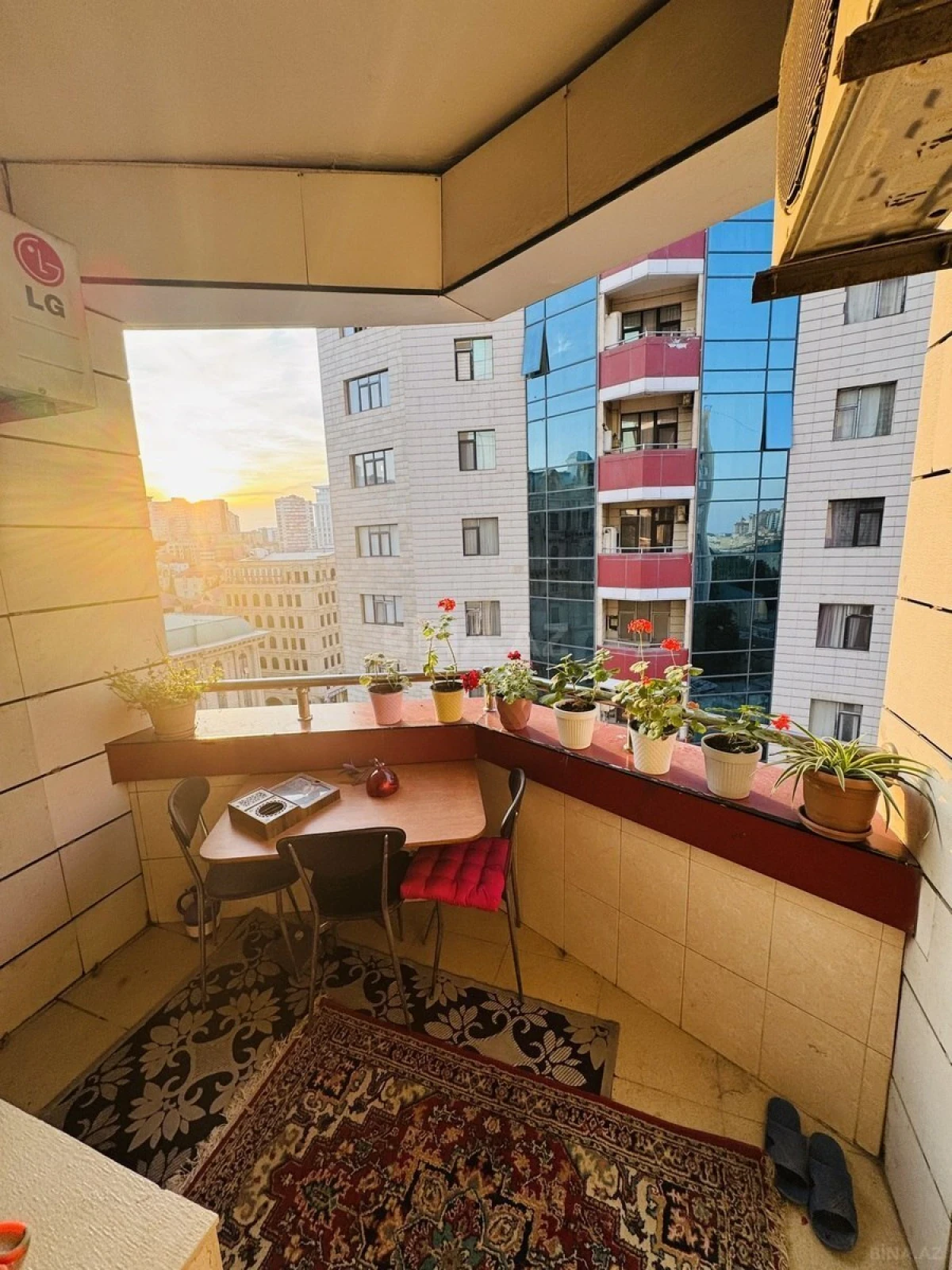 Satılır 4 otaqlı mənzil 170 m²