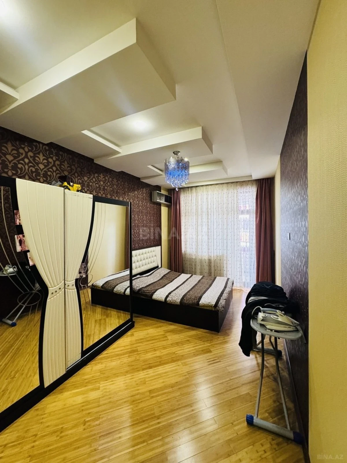 Satılır 4 otaqlı mənzil 170 m²