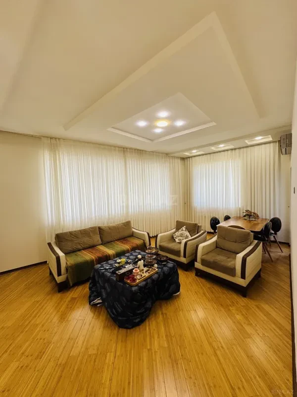 Satılır 4 otaqlı mənzil 170 m²