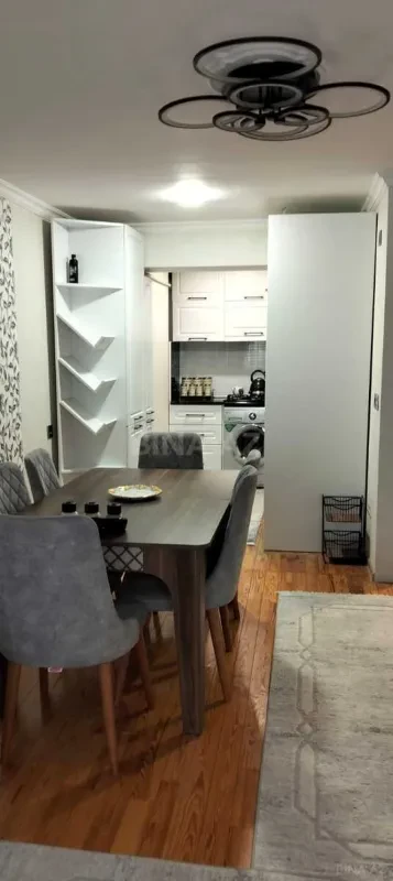 Kirayə verilir 2 otaqlı mənzil 50 m²