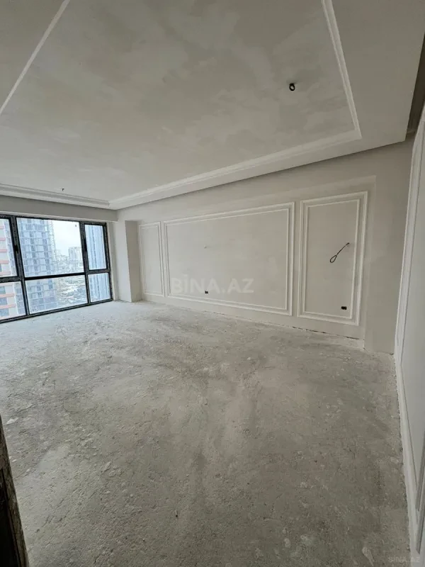 Satılır 4 otaqlı mənzil 129 m²