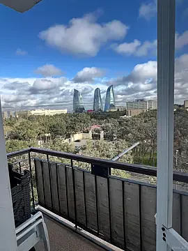 Satılır 4 otaqlı mənzil 100 m² — Bakı 4 otaq 100.00 m²