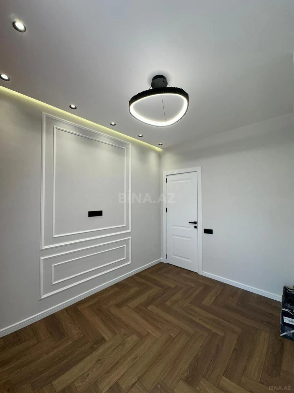 Satılır 3 otaqlı mənzil 98 m²
