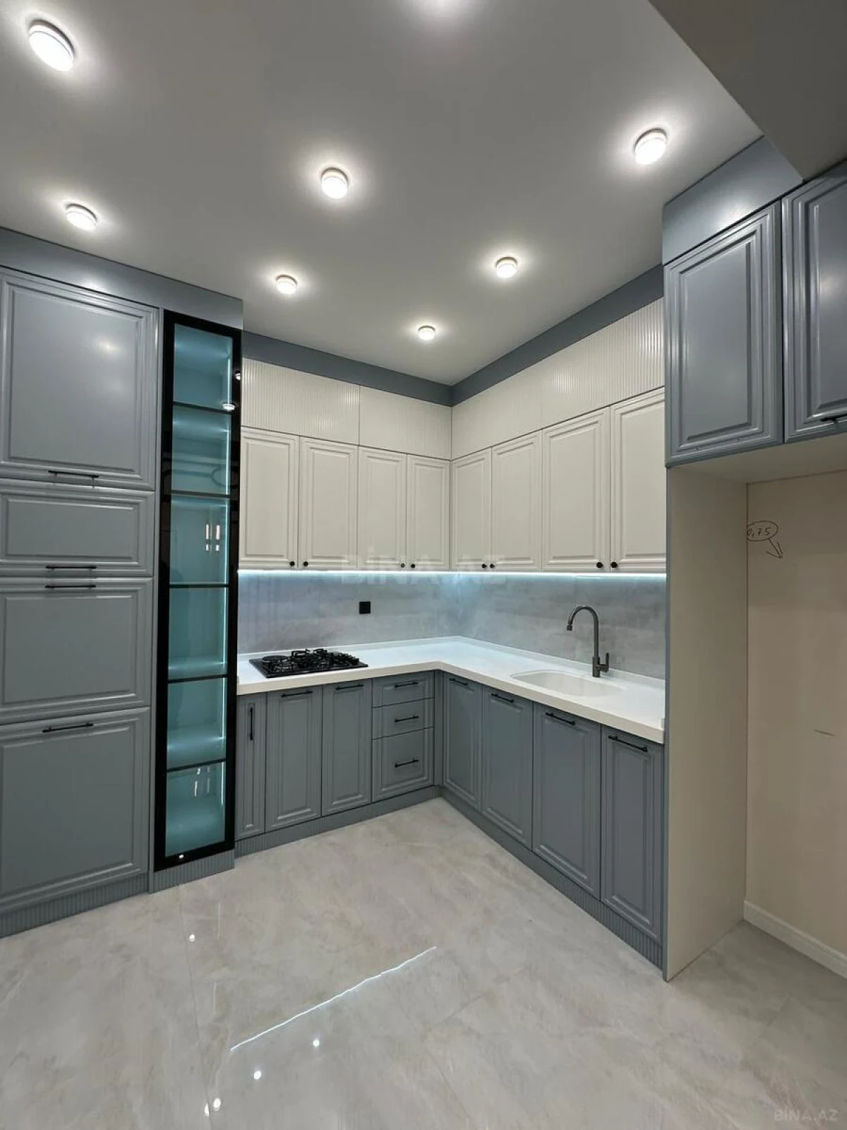 Satılır 3 otaqlı mənzil 98 m²