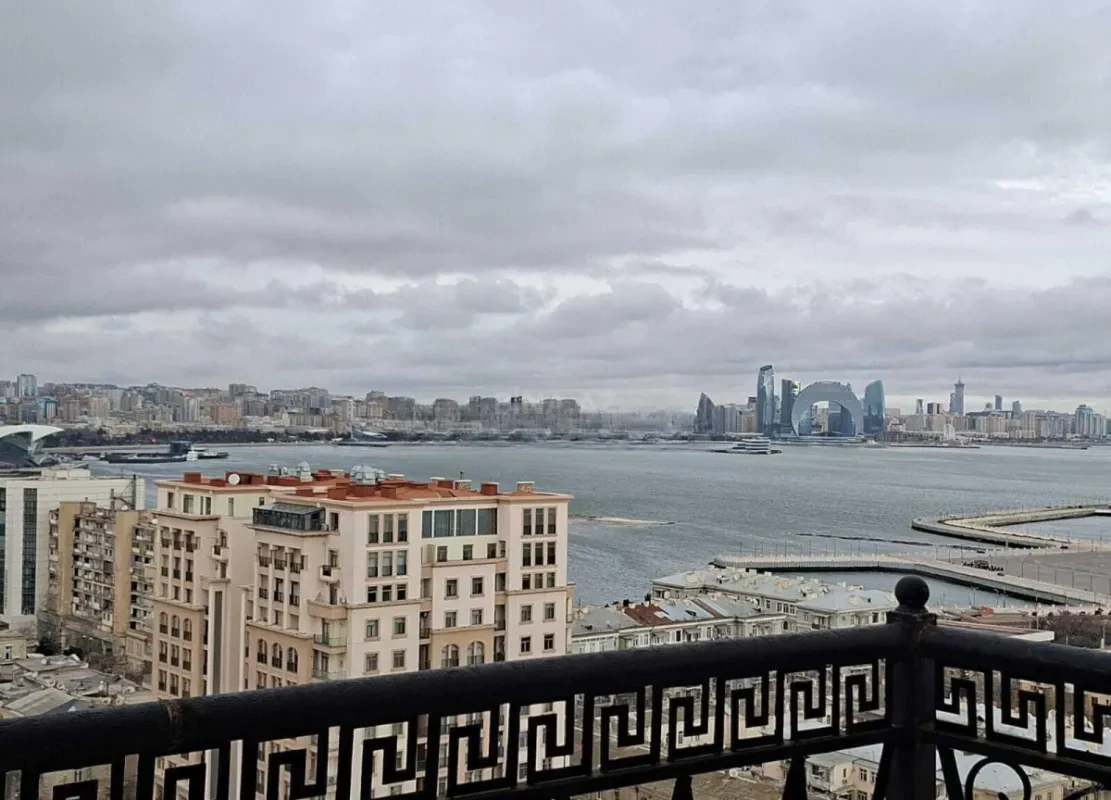 Satılır 2 otaqlı mənzil 95 m²