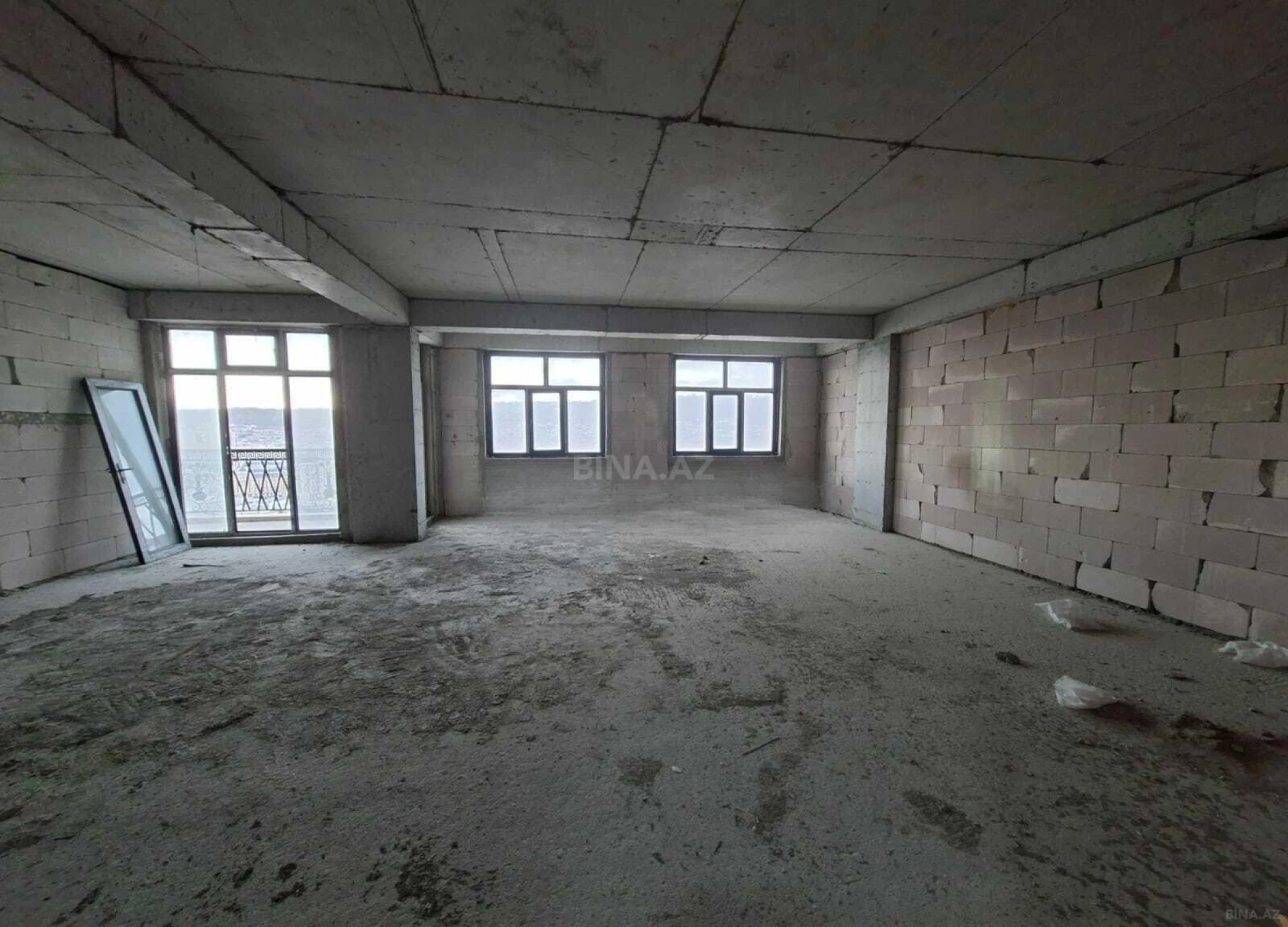 Satılır 2 otaqlı mənzil 95 m²