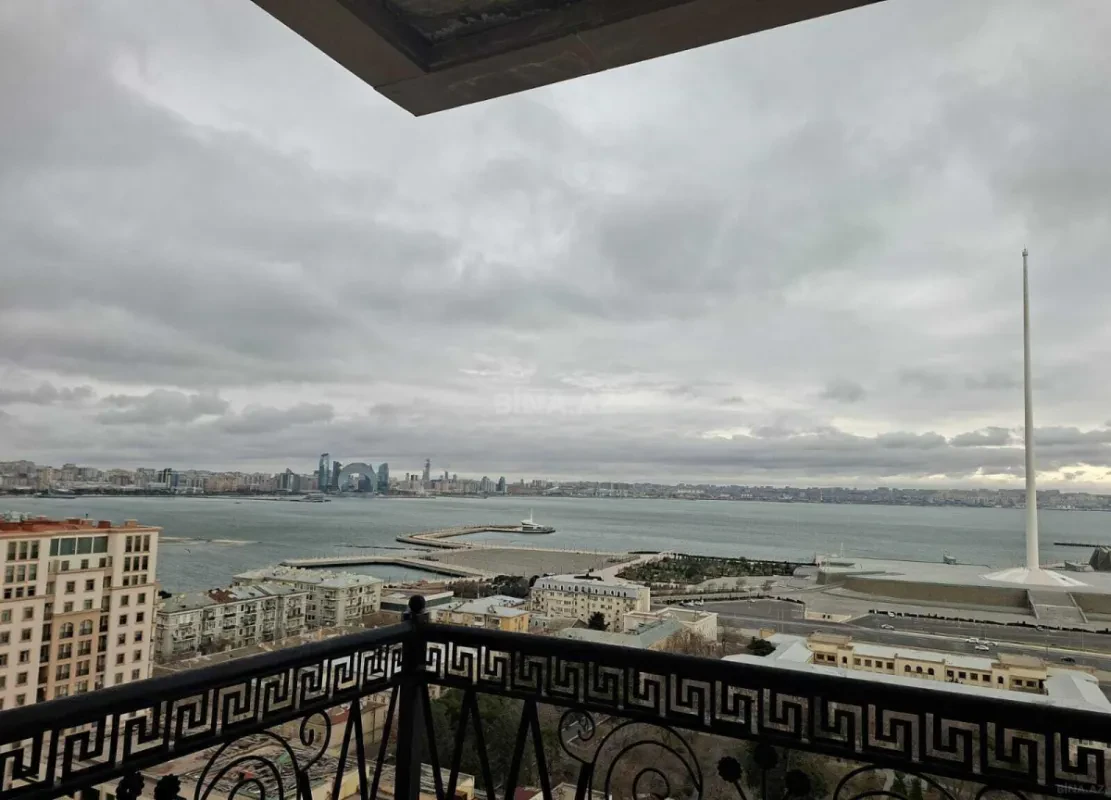 Satılır 2 otaqlı mənzil 95 m²