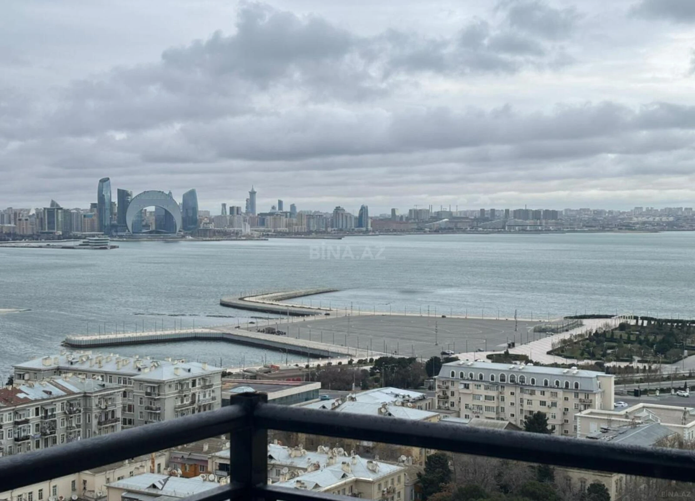 Satılır 2 otaqlı mənzil 95 m²