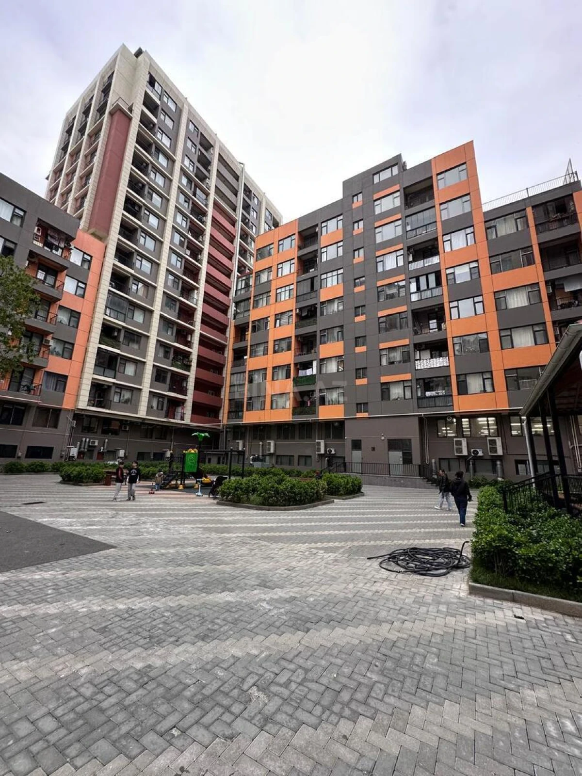 Kirayə verilir 2 otaqlı mənzil 60 m²