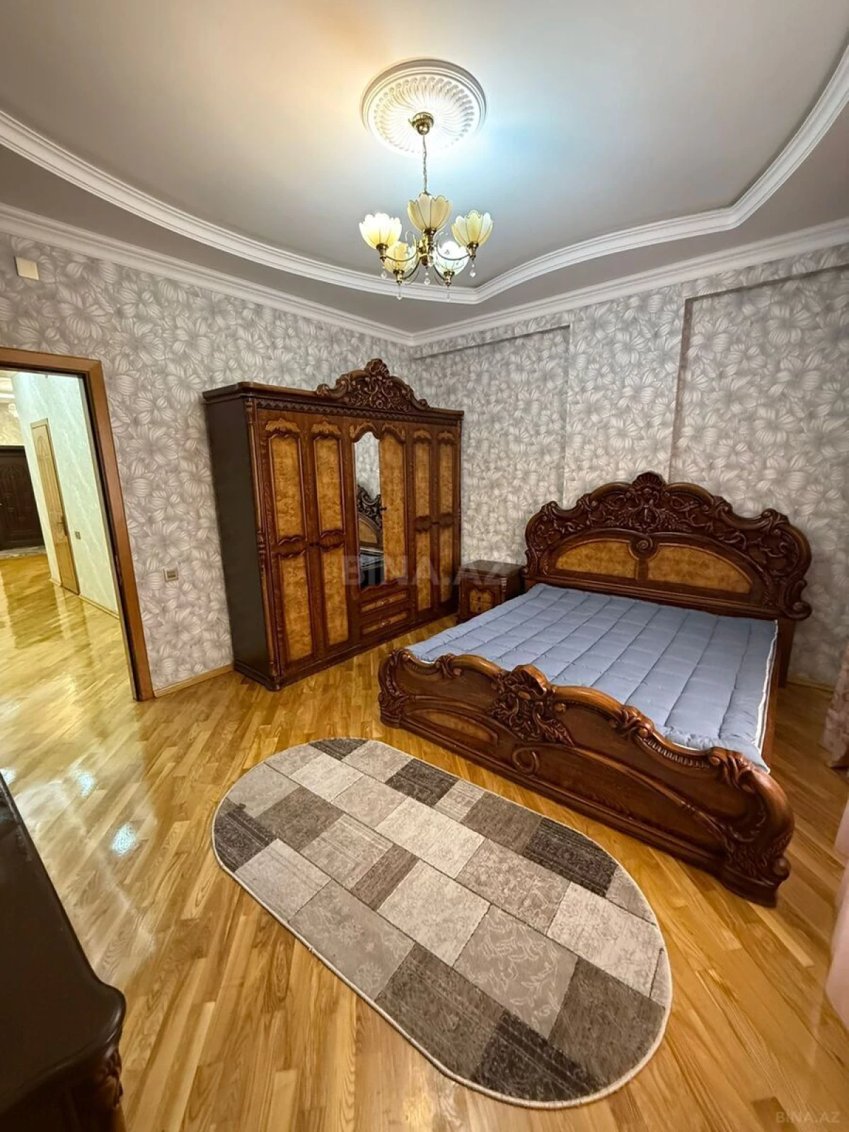 Kirayə verilir 3 otaqlı mənzil 134 m²