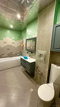 Satılır 5 otaqlı mənzil 200 m²