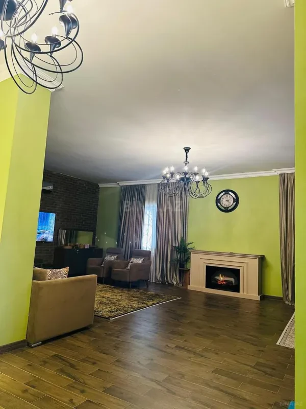 Satılır 6 otaqlı həyət evi 200 m²