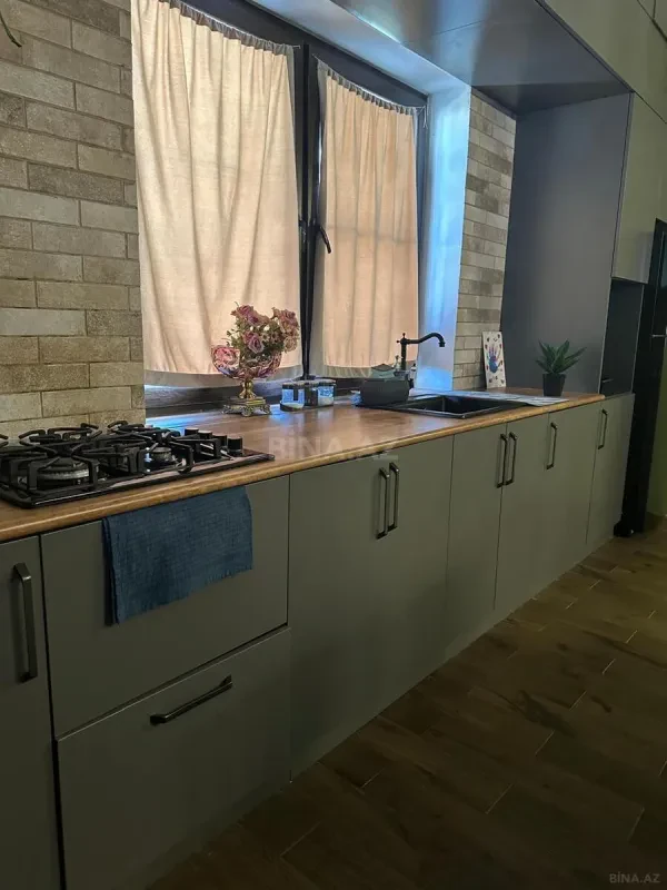 Satılır 6 otaqlı həyət evi 200 m²
