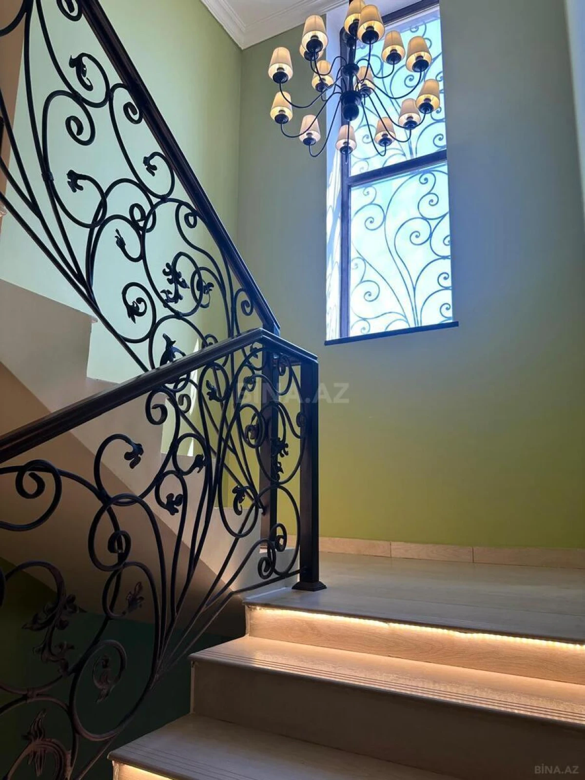 Satılır 6 otaqlı həyət evi 200 m²
