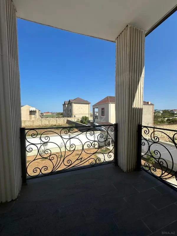 Satılır 6 otaqlı həyət evi 200 m²