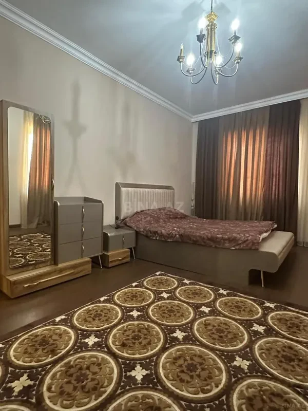 Satılır 6 otaqlı həyət evi 200 m²
