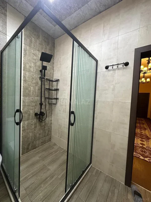 Satılır 6 otaqlı həyət evi 200 m²