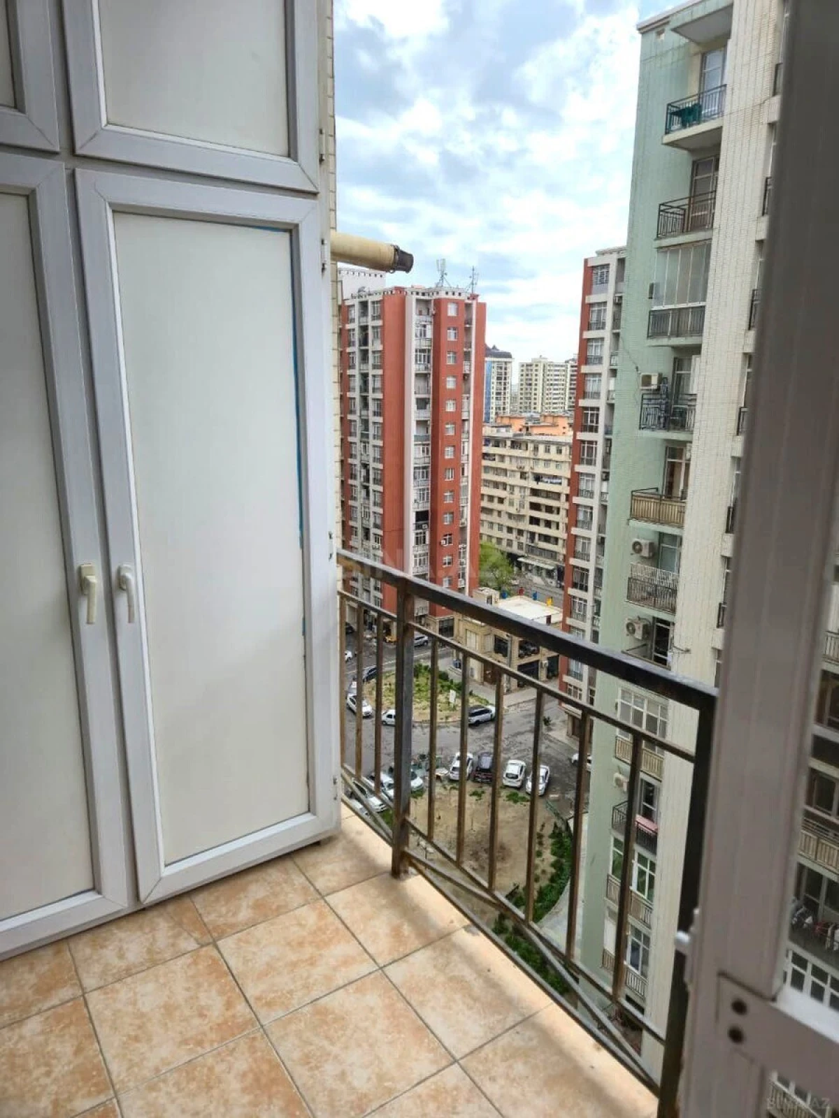 Satılır 2 otaqlı mənzil 95 m²
