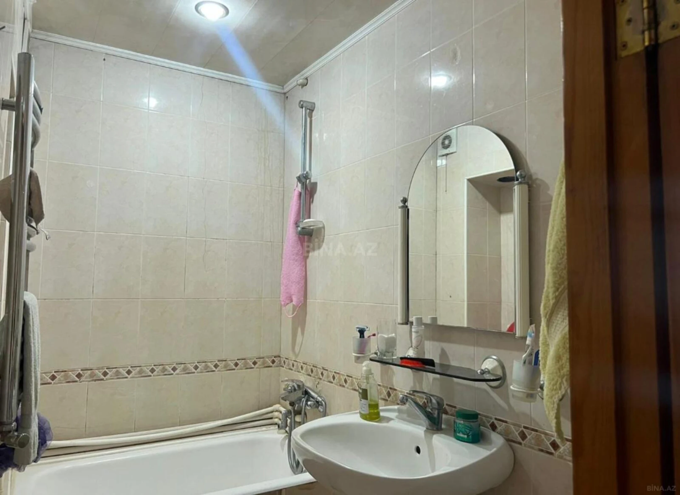 Kirayə verilir 2 otaqlı mənzil 60 m²