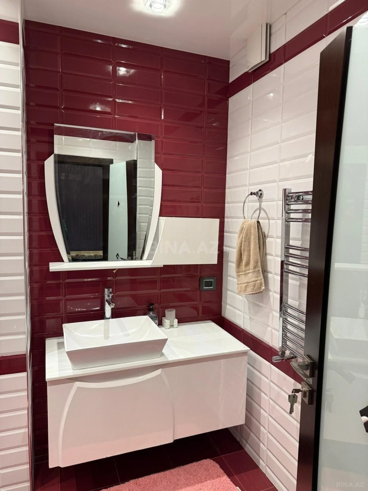Kirayə verilir 3 otaqlı mənzil 161 m²