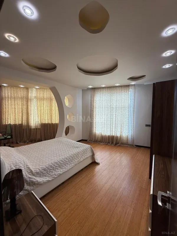 Kirayə verilir 3 otaqlı mənzil 161 m²
