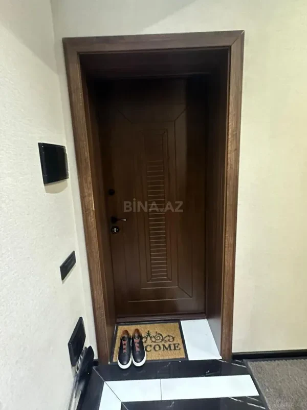 Satılır 3 otaqlı mənzil 132 m²