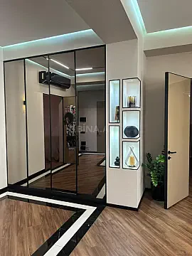 Satılır 3 otaqlı mənzil 132 m²
