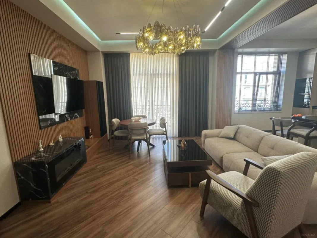 Satılır 3 otaqlı mənzil 132 m²