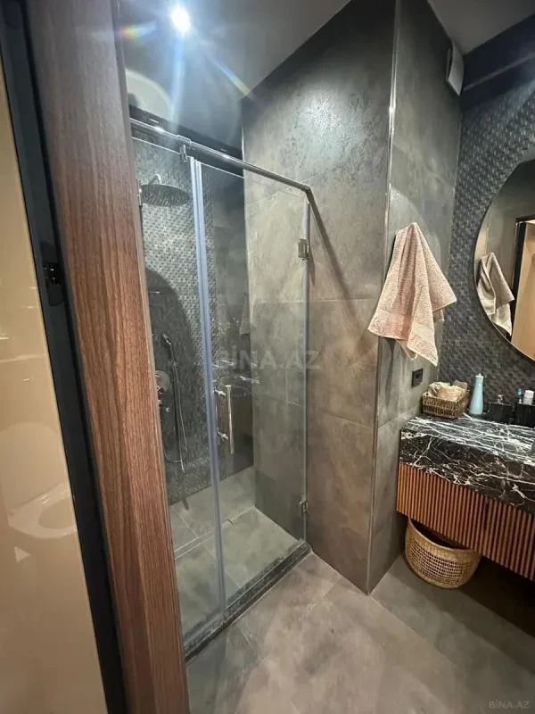 Satılır 3 otaqlı mənzil 132 m²