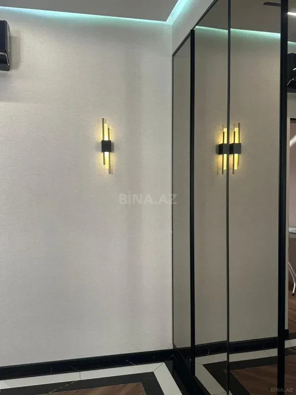 Satılır 3 otaqlı mənzil 132 m²