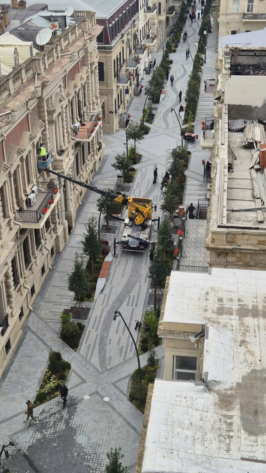 Satılır 4 otaqlı mənzil 200 m²