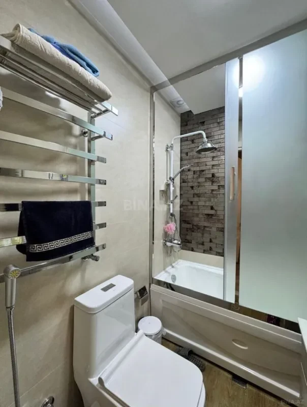 Satılır 4 otaqlı mənzil 215 m²