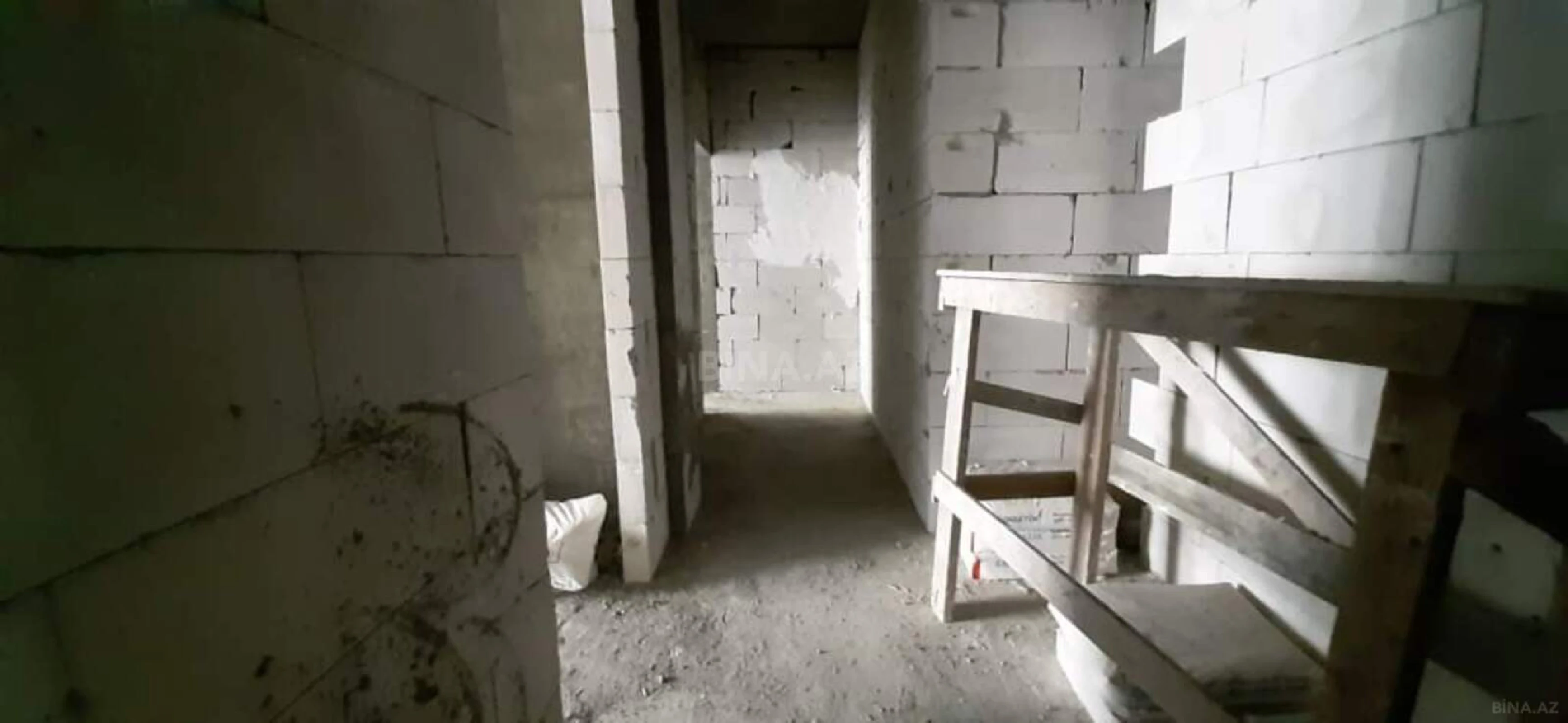 Satılır 2 otaqlı mənzil 94 m²