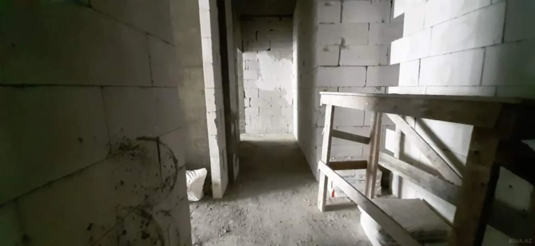 Satılır 2 otaqlı mənzil 94 m²